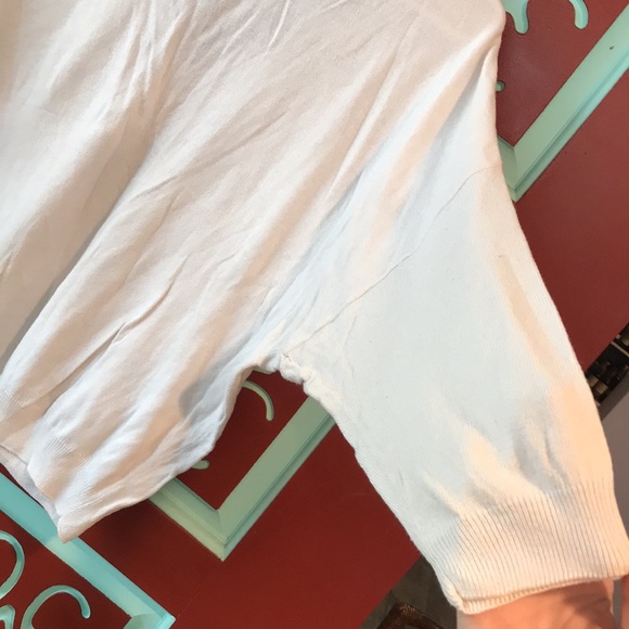 White Slouchy V Neck Sweater Size 8 - Picture 7 of 7